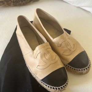 COPY - 100% authentic Chanel lamb skin beige &black espadrilles  size 39.